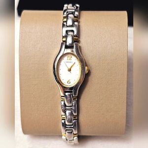 Vintage Seiko Two Toned Stainless Steel Watch 700436